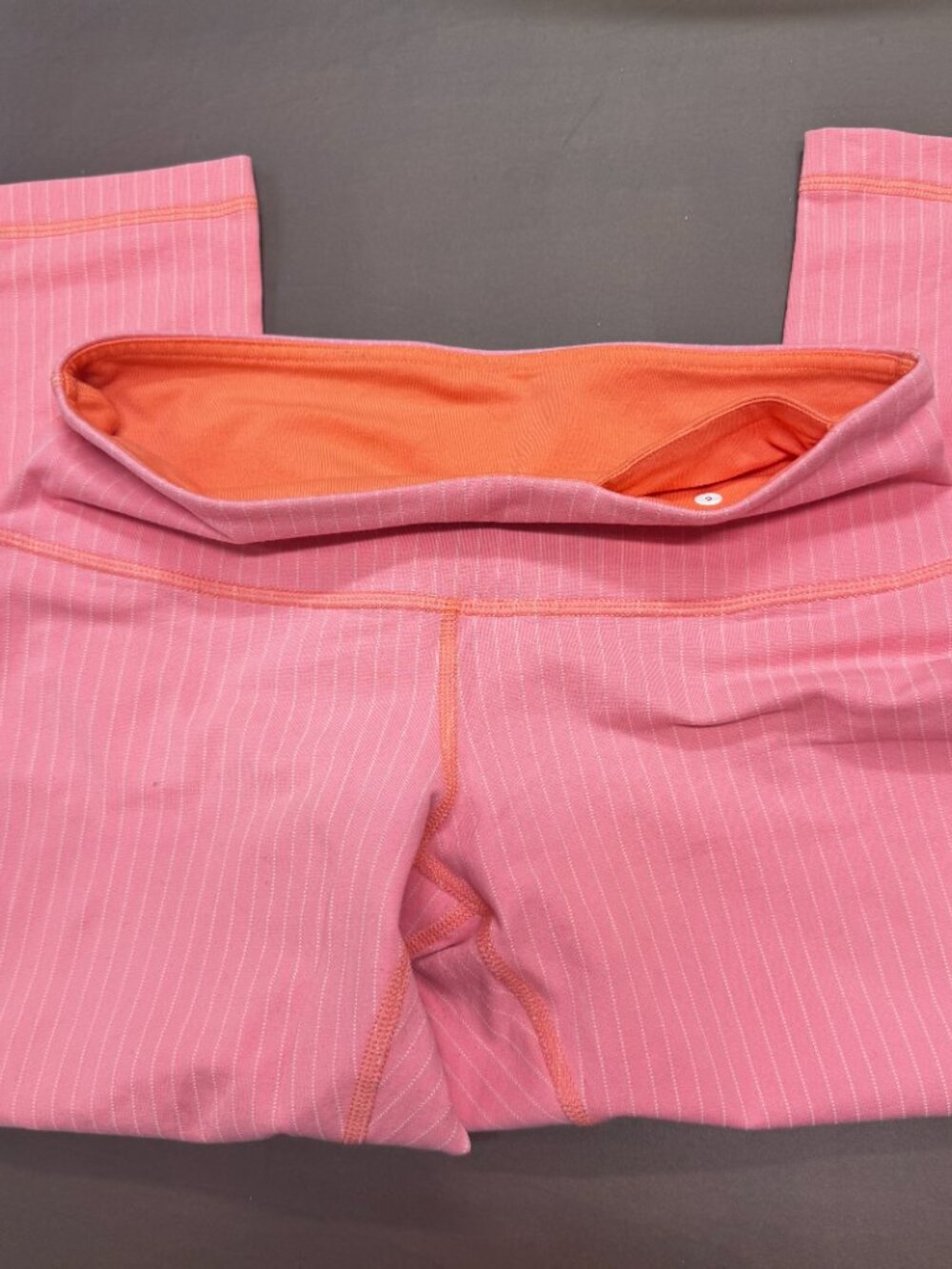 Lululemon Sz 6 Lot Crop Tank, Crop Pink Stripe Legging, Black Tank & Biker Short - Picture 8 of 10